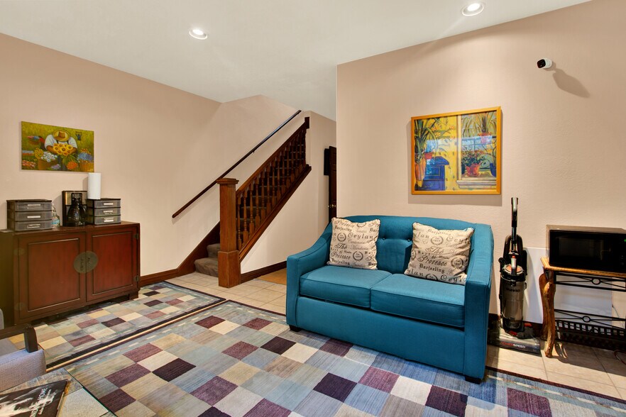 More Photos Of 673 N Grant St, Denver Office For Sale