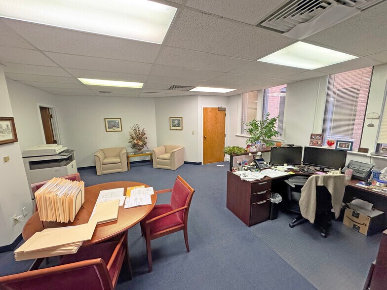More Photos Of 229 W Berry St, Fort Wayne Office For Lease