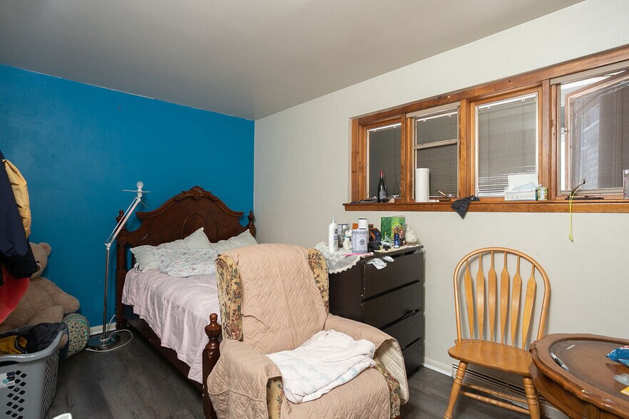 More Photos Of 121 S Pavilion Ave, Riverside Storefront Retail Residential For Sale