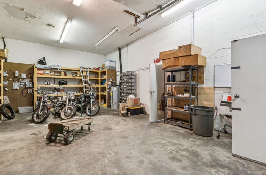 More Photos Of 1222 Hardin Rd, Dallas Flex For Lease