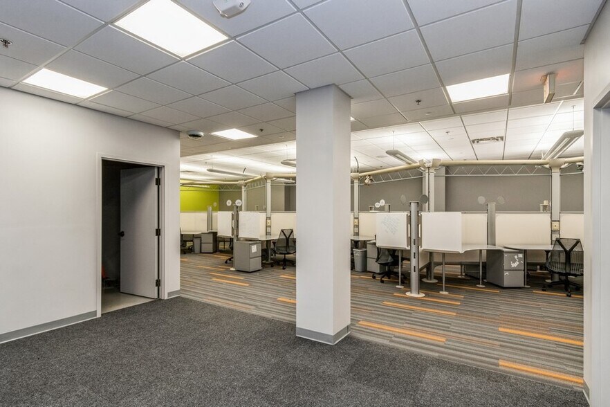 More Photos Of 2834 Northgate Dr, Iowa City Office For Lease