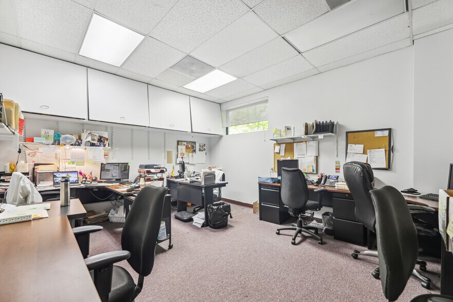 More Photos Of 2497 Vauxhall Rd, Union Township Manufacturing For Sale