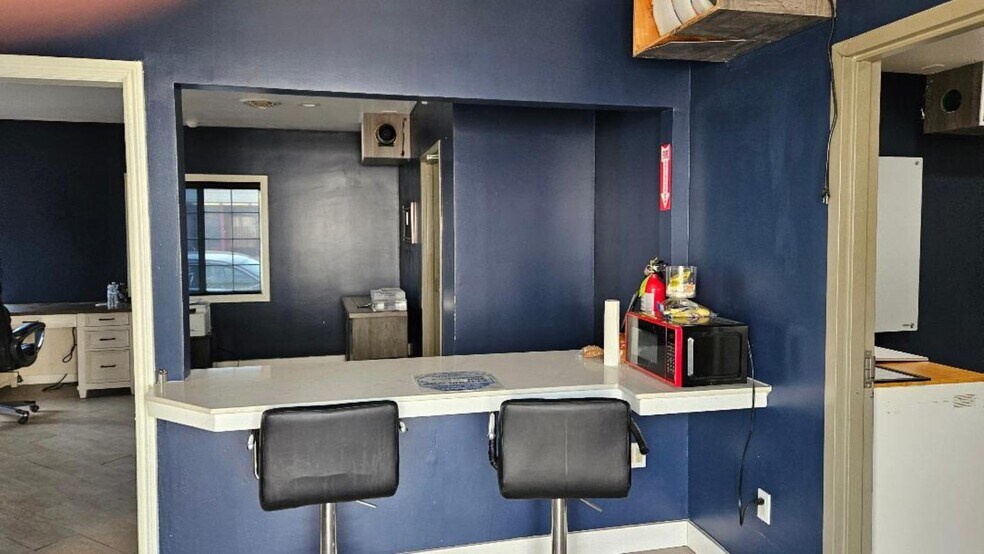 More Photos Of 5574 Atlantic Ave, Long Beach Auto Repair For Sale