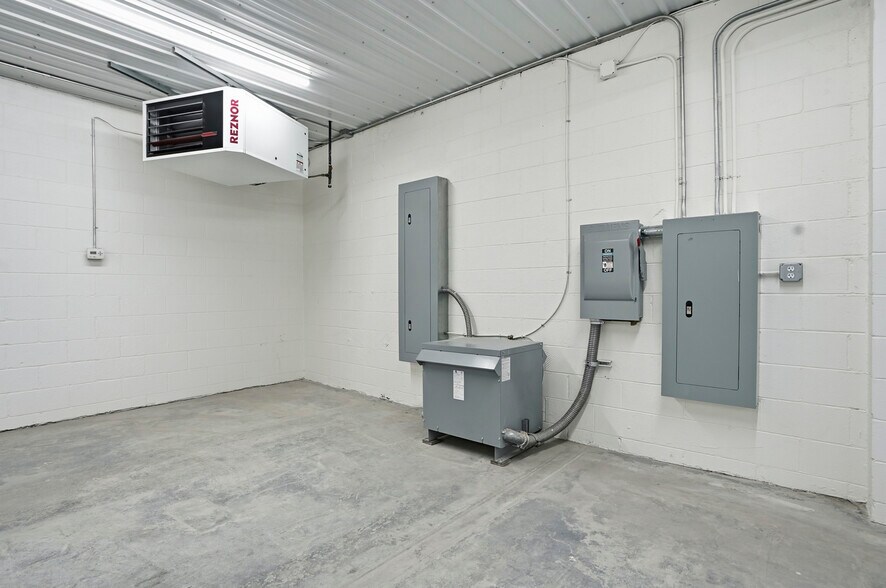 More Photos Of 4455-4477 Garfield St, Denver Warehouse For Lease