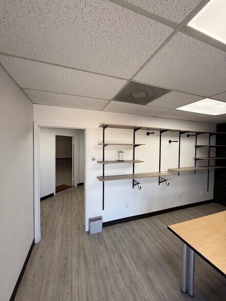 More Photos Of 820 Shelby Ln, Austin Warehouse For Lease