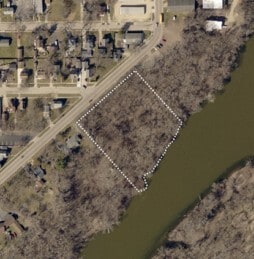 More Photos Of 302 W Shirland Ave, South Beloit Warehouse For Sale