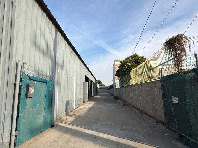 More Photos Of 2544 Chico Ave, South El Monte Manufacturing For Lease