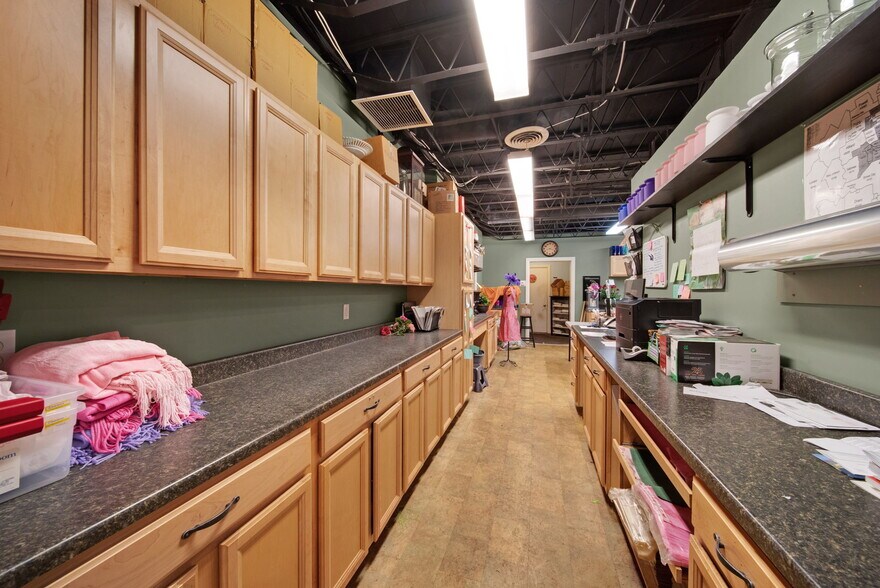 More Photos Of 4120 Main St, Hilliard Freestanding For Sale