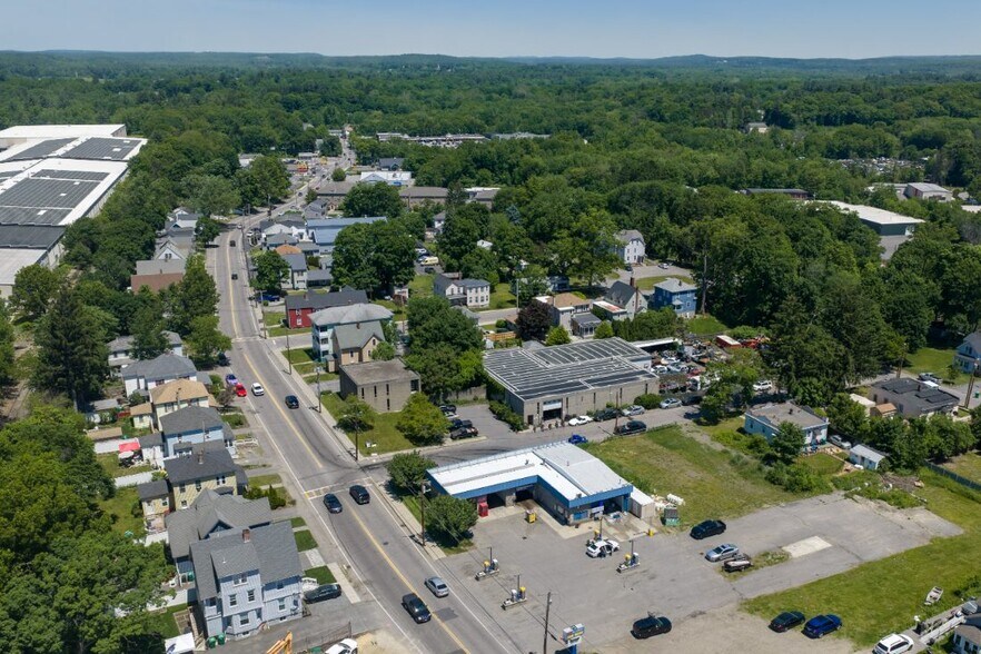 More Photos Of 919 Main St, Clinton Warehouse For Sale