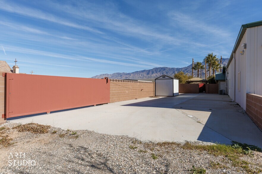 More Photos Of 3767 S Scenic Blvd, Littlefield Flex For Sale
