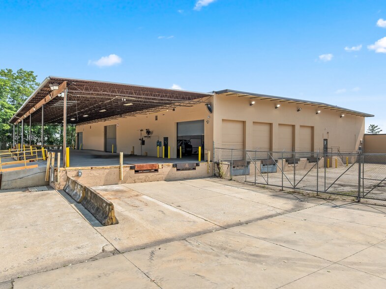 More Photos Of 800-810 Central Ave, Linthicum Warehouse For Lease