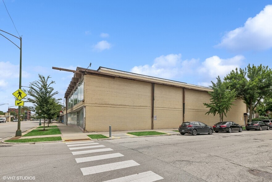More Photos Of 3449-3453 W Peterson Ave, Chicago Storefront For Sale