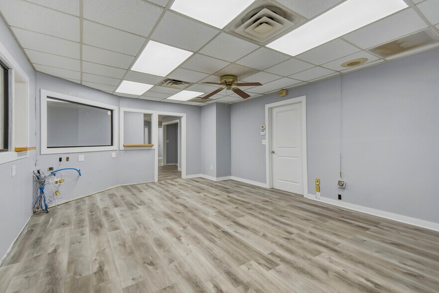 More Photos Of 953 Lane Ave S, Jacksonville Medical For Lease