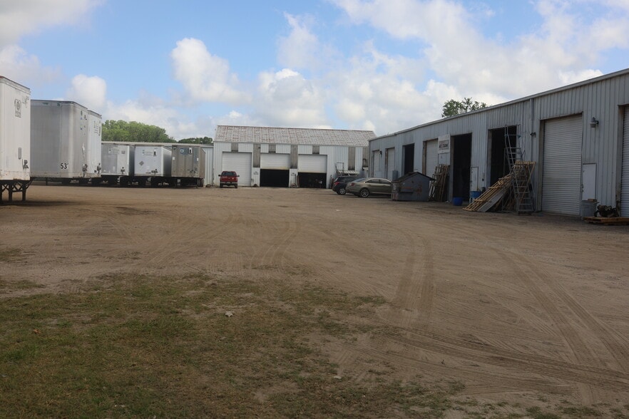 More Photos Of 4411 US Highway 92 E, Lakeland Warehouse For Lease