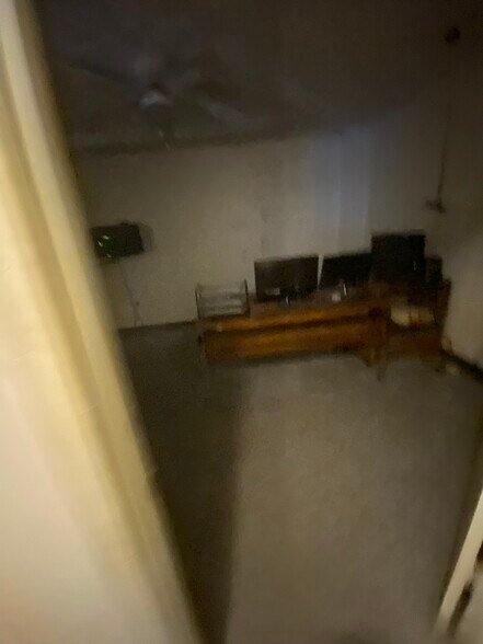 More Photos Of 103 Ella Ave, Shannon Warehouse For Sale