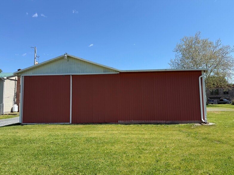 More Photos Of 52 Legion Dr, Oley Warehouse For Lease