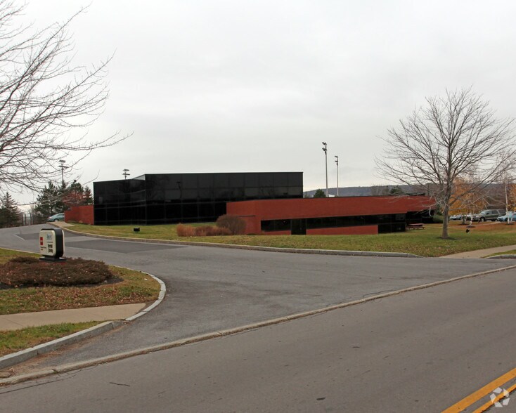More Photos Of 122 Business Park Dr, Utica Medical For Sale