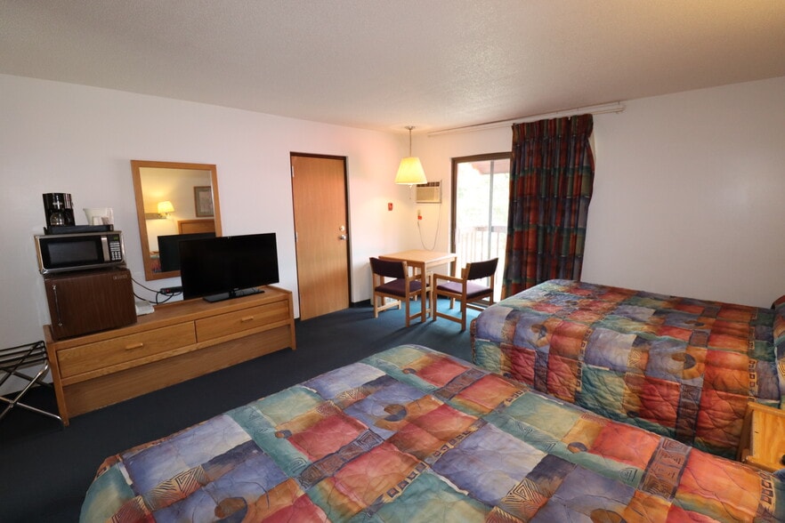 More Photos Of 9966 N State Road 27, Hayward Hotel For Sale