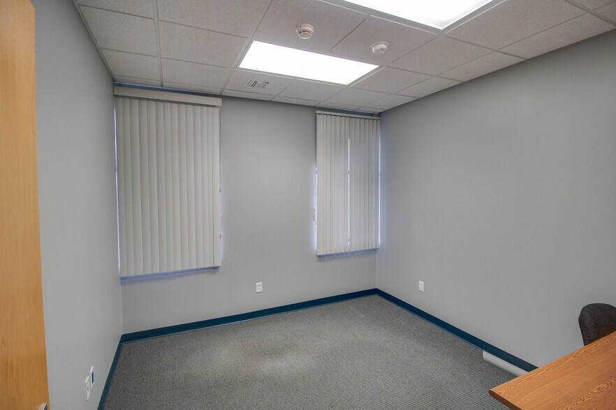 More Photos Of 18400 Shipman Rd, Carlinville Schools For Sale
