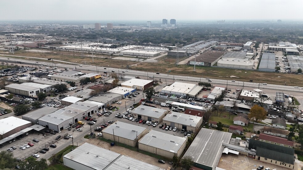 More Photos Of 3906 Waldo St, Houston Warehouse For Lease