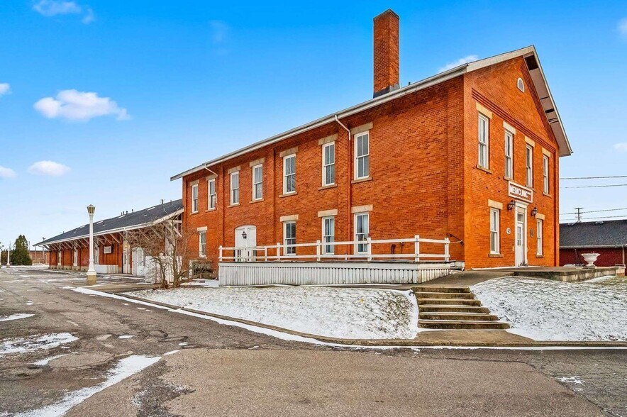 More Photos Of 412 E River St, Elyria Office For Sale