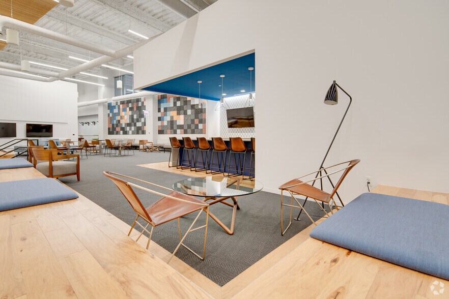 More Photos Of 200 W Adams St, Chicago Office For Lease