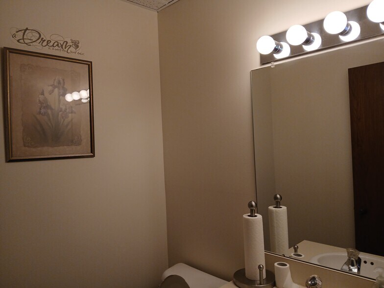 More Photos Of 1001 Eastwind Dr, Westerville Office For Lease