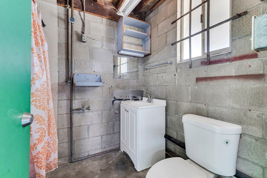 More Photos Of 11606 Inglewood Ave, Hawthorne Auto Repair For Lease