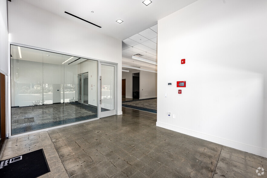 More Photos Of 1175 Aviation Pl, San Fernando Manufacturing For Lease