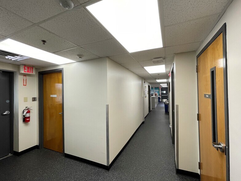 More Photos Of 3440 Black & Decker, Hope Mills Distribution For Lease