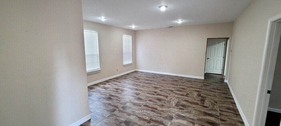 More Photos Of 2800 NW Loop 410, San Antonio Office For Lease