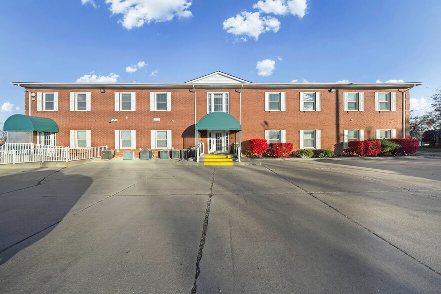 More Photos Of 30521 Schoenherr Rd, Warren Medical For Lease