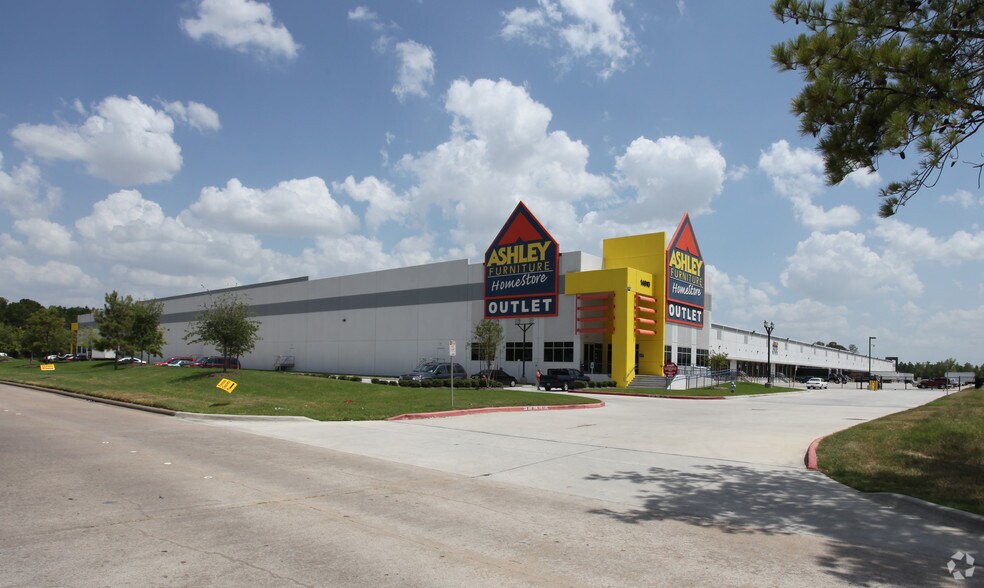 More Photos Of 14810 North Fwy, Houston Distribution For Lease