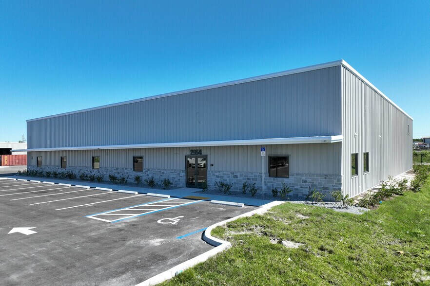 Primary Photo Of 2954 Van Buren St, Fort Myers Distribution For Lease