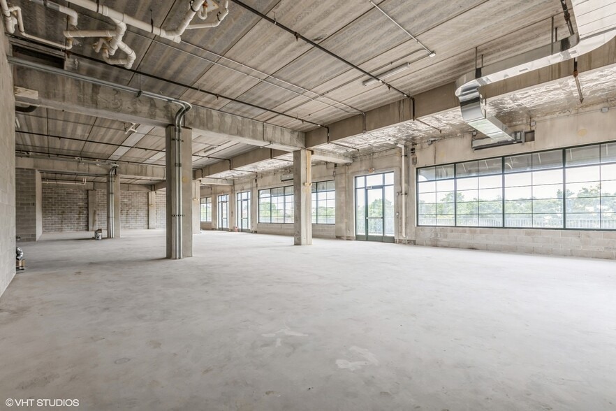 More Photos Of 160 S River St, Aurora Apartments For Lease