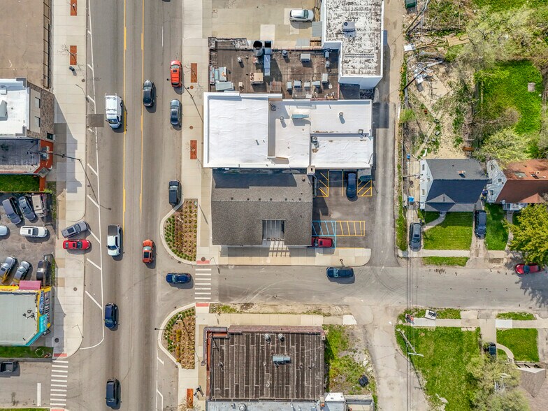 More Photos Of 17600 W Warren Ave, Detroit Office For Lease