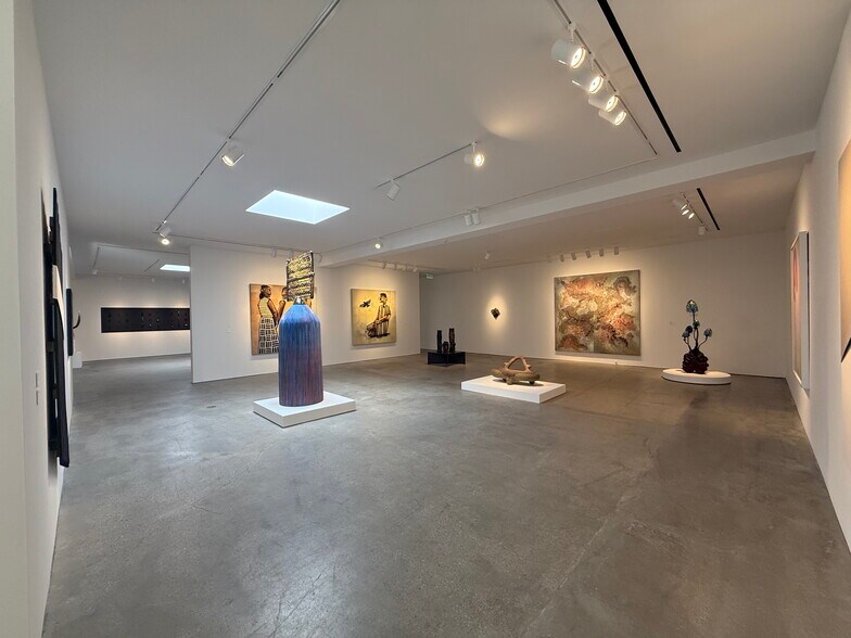 More Photos Of 737-747 N Western Ave, Los Angeles Storefront For Lease