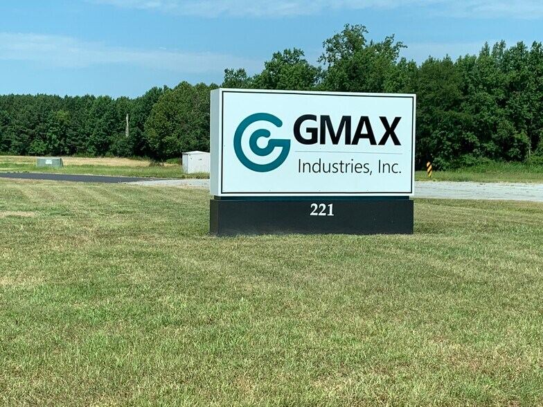 More Photos Of 221 Progress Pky, Franklin Warehouse For Lease