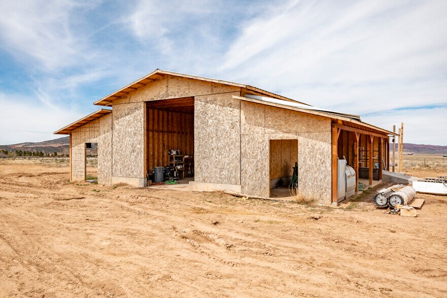 More Photos Of 700 N Center Street, Summit Land For Sale