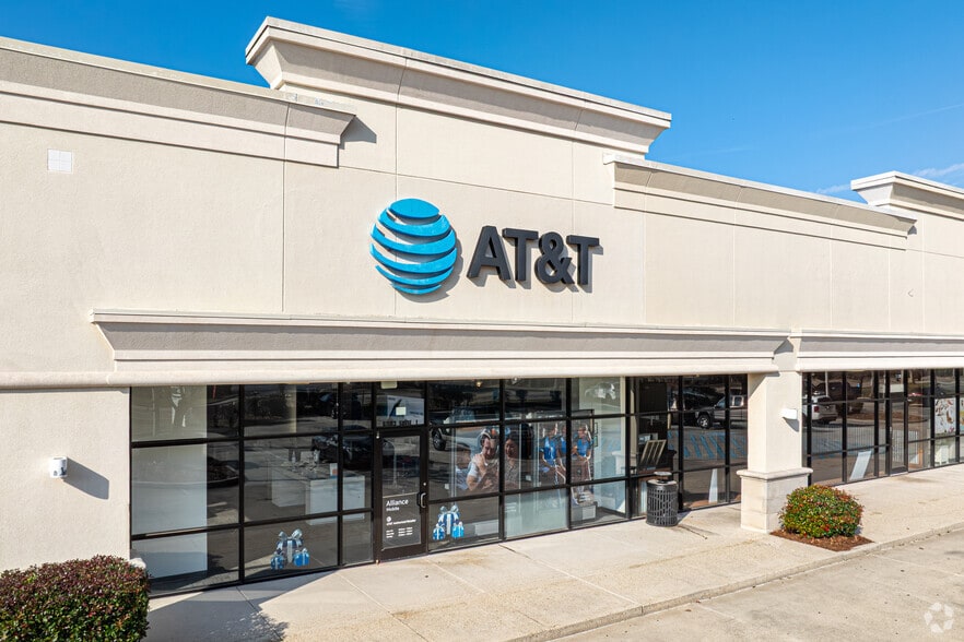 More Photos Of 61101-61125 Airport Rd, Slidell Unknown For Lease