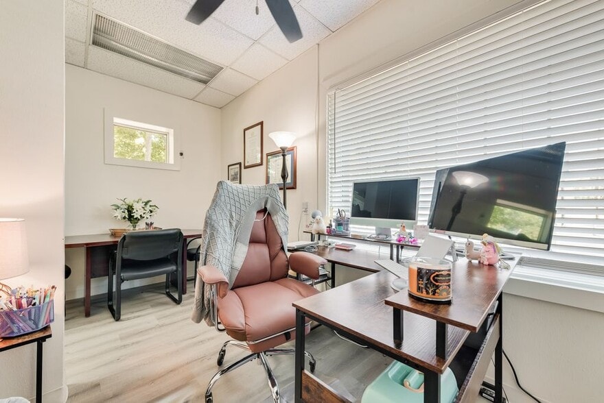 More Photos Of 407 W Main St, Waxahachie Freestanding For Sale