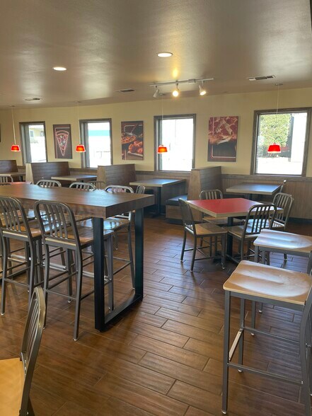 More Photos Of 800 E Broadway St, Sweetwater Restaurant For Sale