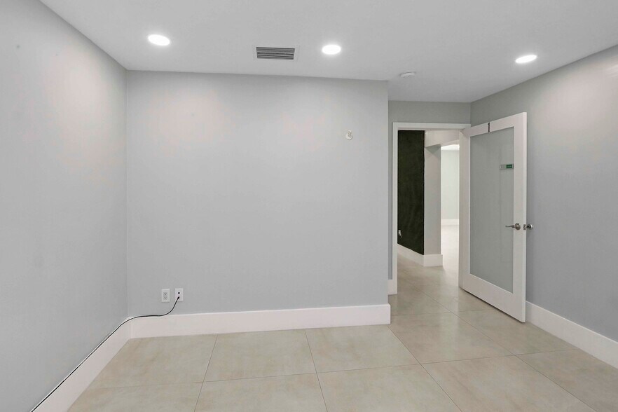 More Photos Of 70 NW 8th St, Homestead Medical For Lease