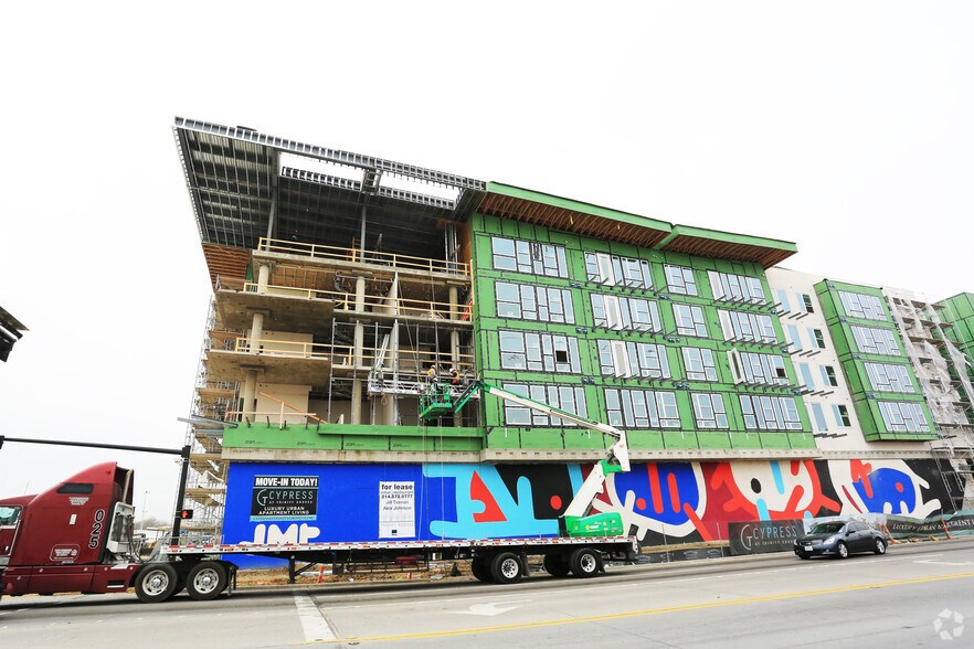 More Photos Of 320 Singleton Blvd, Dallas Multifamily For Sale