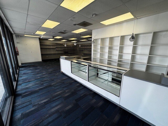 More Photos Of 29 N Federal Hwy, Hallandale Beach Freestanding For Lease