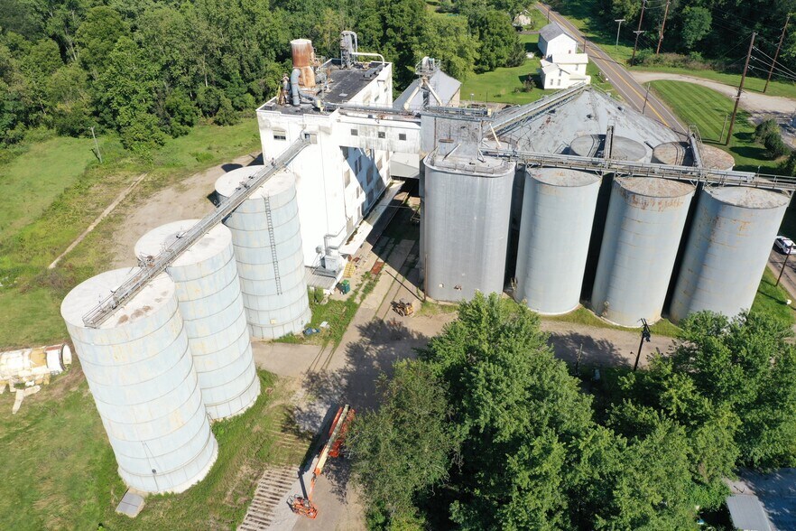 More Photos Of 945 Mill Rd, Loudonville Industrial For Sale