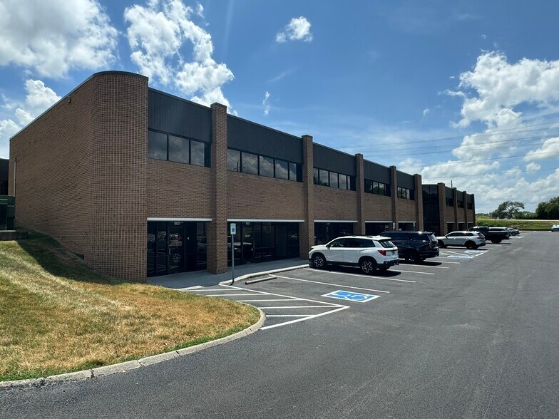 More Photos Of 9051 Executive Park Dr, Knoxville Office For Sale