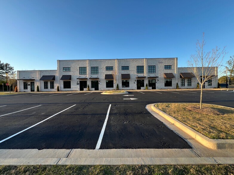 More Photos Of 1740 Grassland Pky, Alpharetta Office For Sale