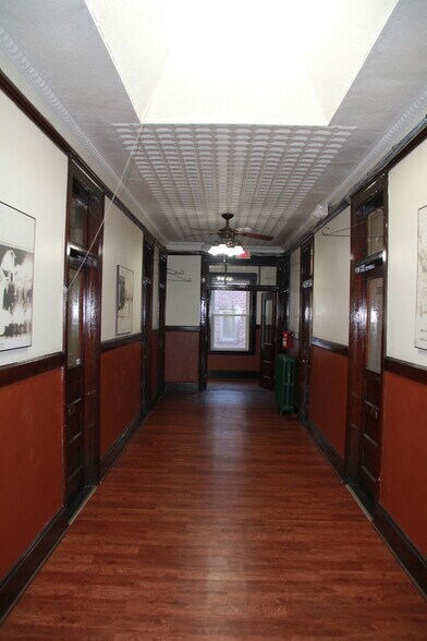 More Photos Of 1 Park St, Attleboro Storefront Retail Office For Lease