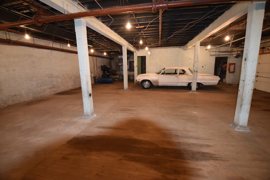 More Photos Of 155 N 9th St, Coplay Flex For Lease